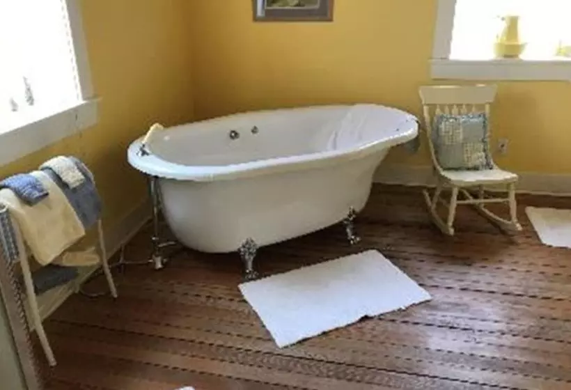 Corner George Inn Bed & Breakfast