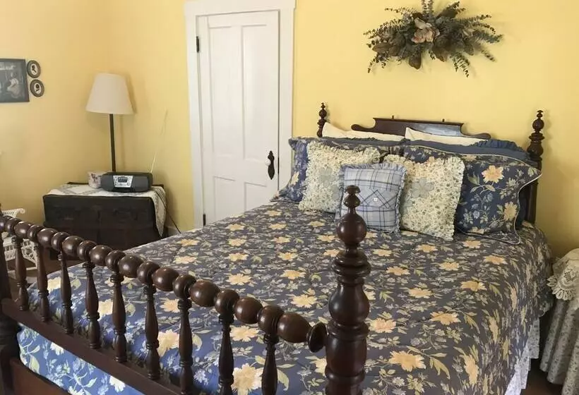 Corner George Inn Bed & Breakfast