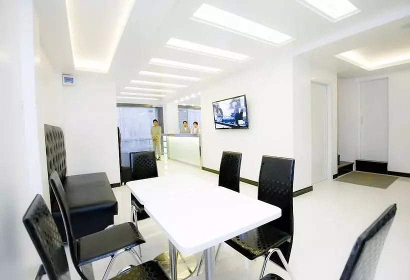 Clover Hotel City Center