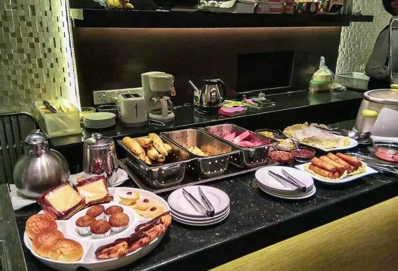 Clover Hotel City Center