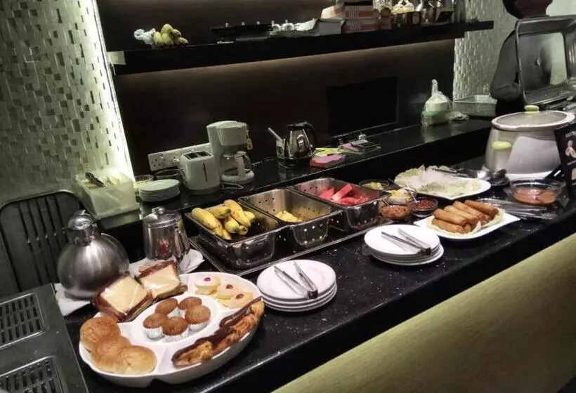 Clover Hotel City Center