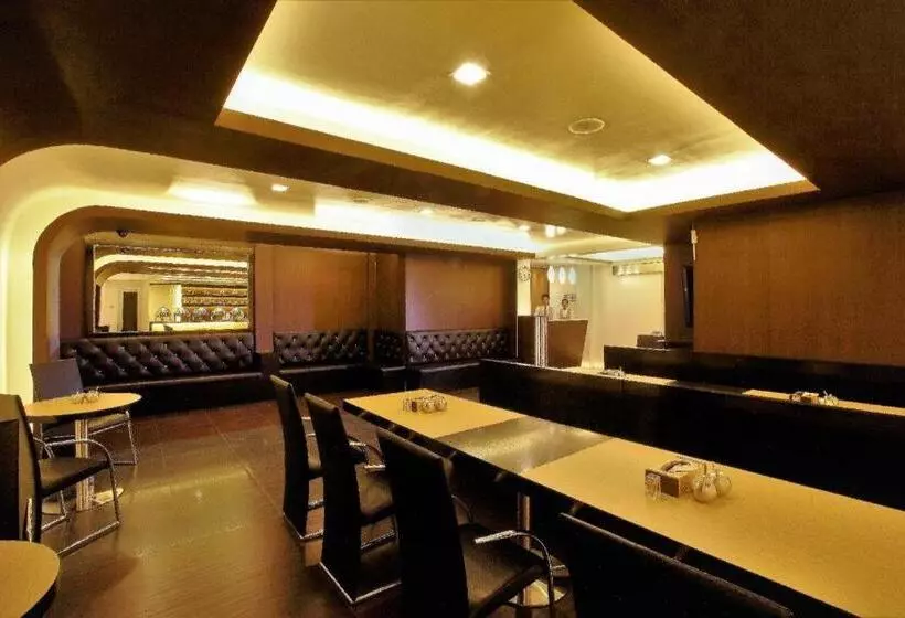 Clover Hotel City Center