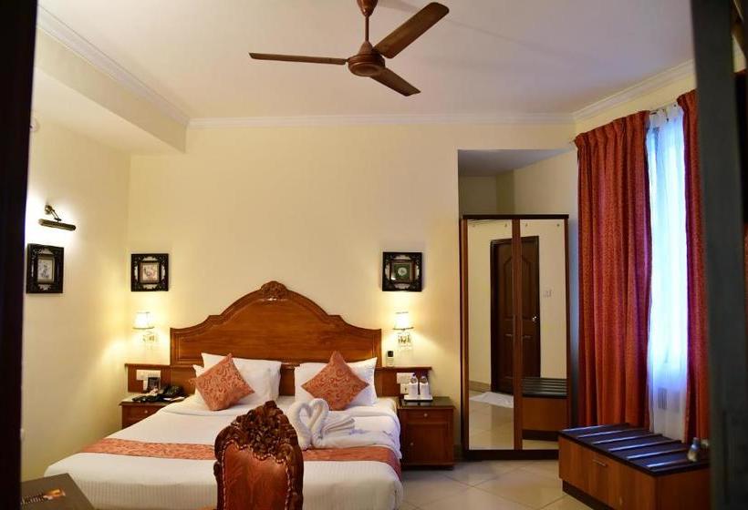 호텔 Indrapuri Rajadhani