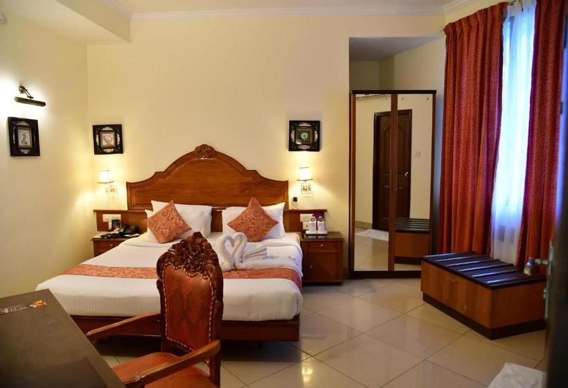 호텔 Indrapuri Rajadhani