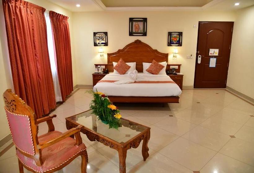 호텔 Indrapuri Rajadhani