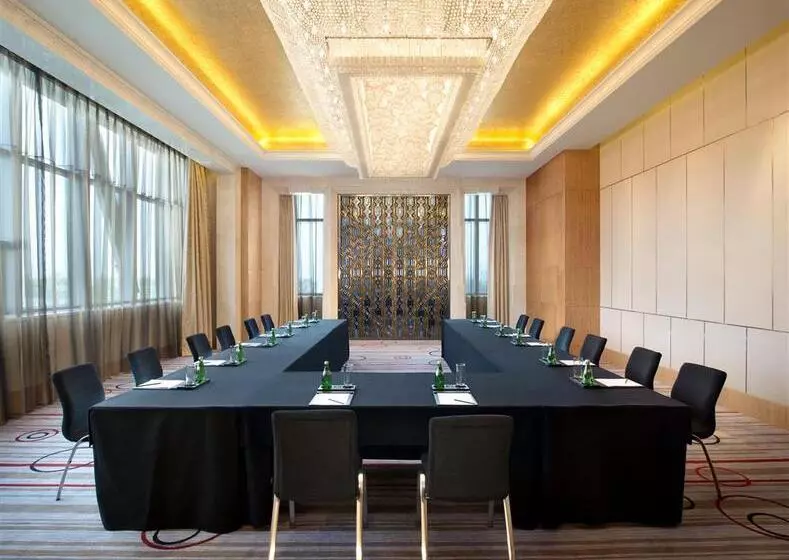 Отель Le Méridien Yixing