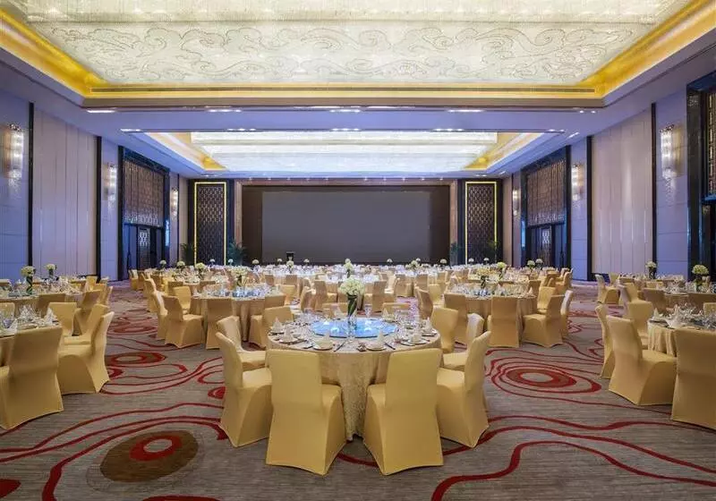 Отель Le Méridien Yixing