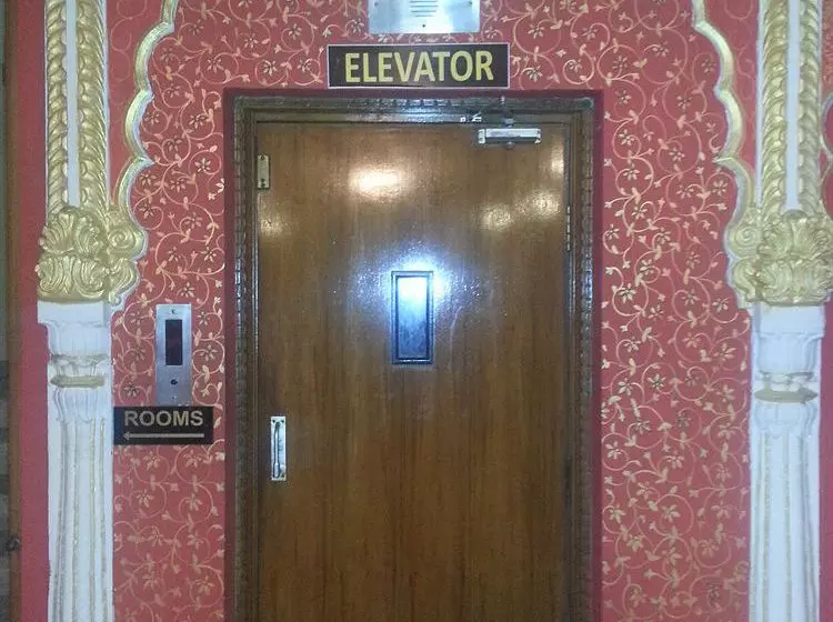 هتل Royal Palace