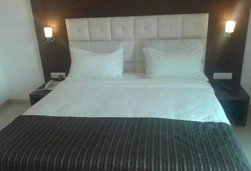 Отель Sea N Rock