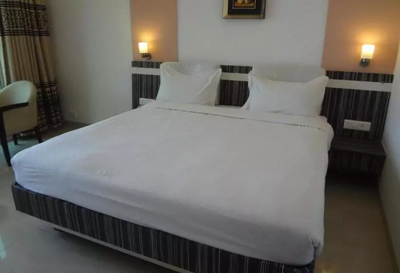 Отель Sea N Rock