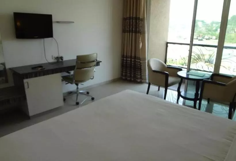 Отель Sea N Rock