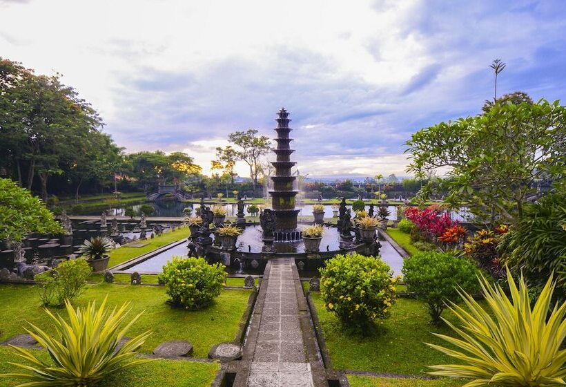 Tirta Ayu Hotel & Restaurant