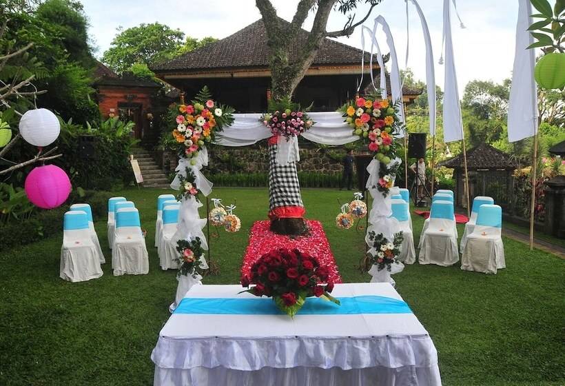 Tirta Ayu Hotel & Restaurant