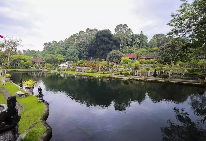 Tirta Ayu Hotel & Restaurant