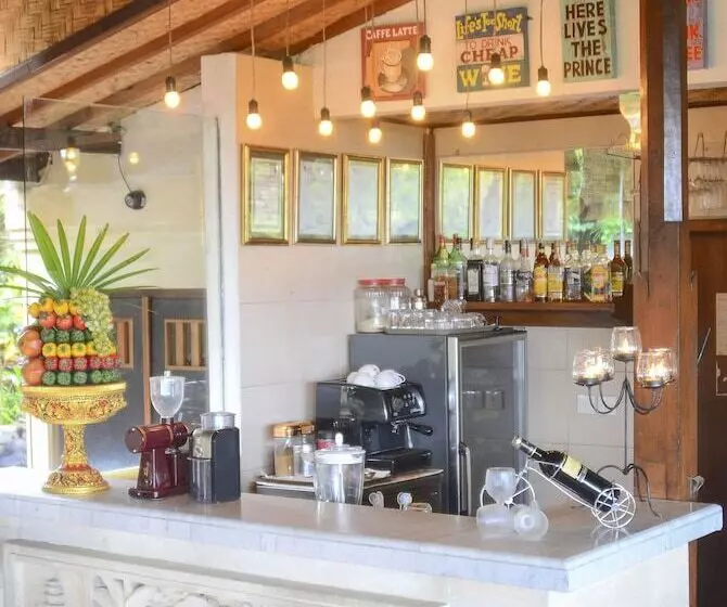 Tirta Ayu Hotel & Restaurant