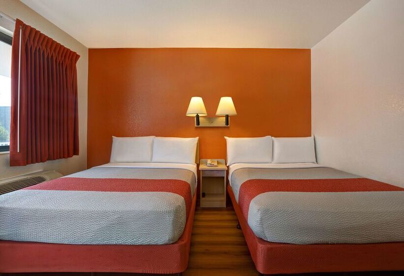 Motel 6 Monterey, Ca