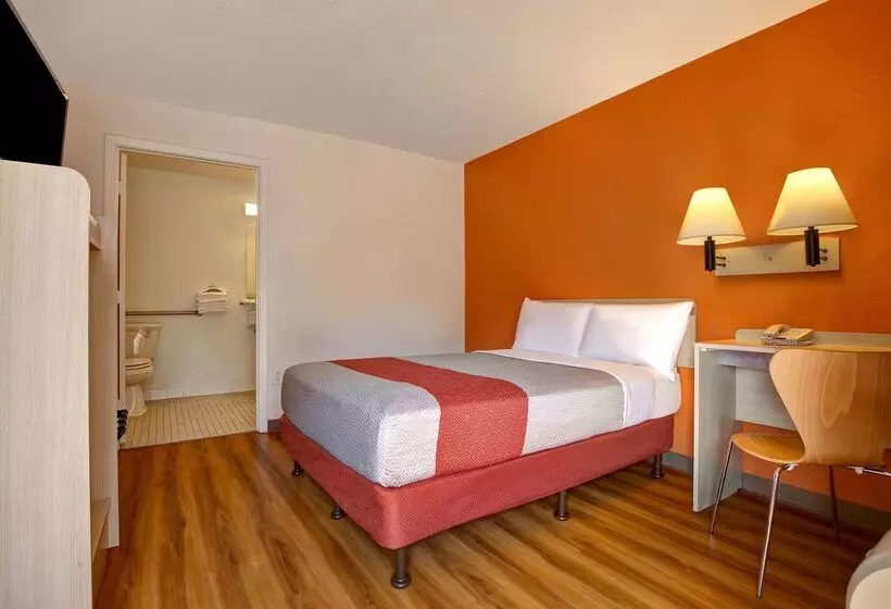 Motel 6 Monterey, Ca