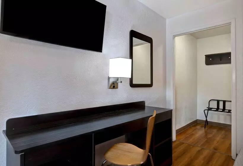 Motel 6 Monterey, Ca