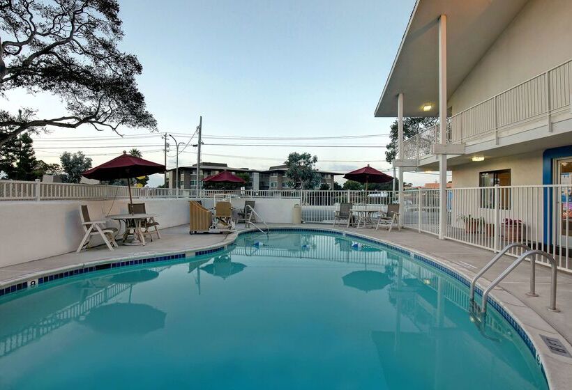 Motel 6 Monterey, Ca