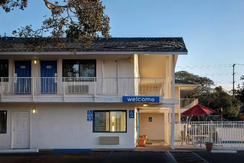 Motel 6 Monterey, Ca