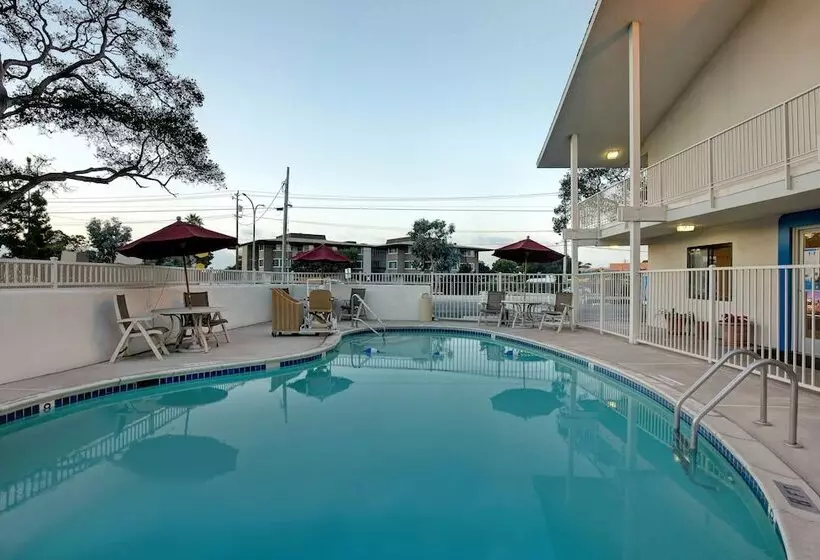 Motel 6 Monterey, Ca