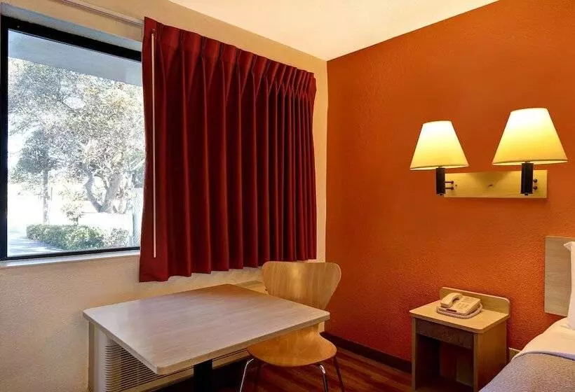 Motel 6 Monterey, Ca