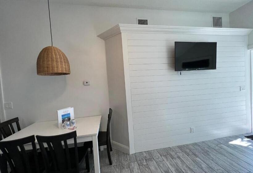 汽车旅馆  Blue Waters Treasure Island