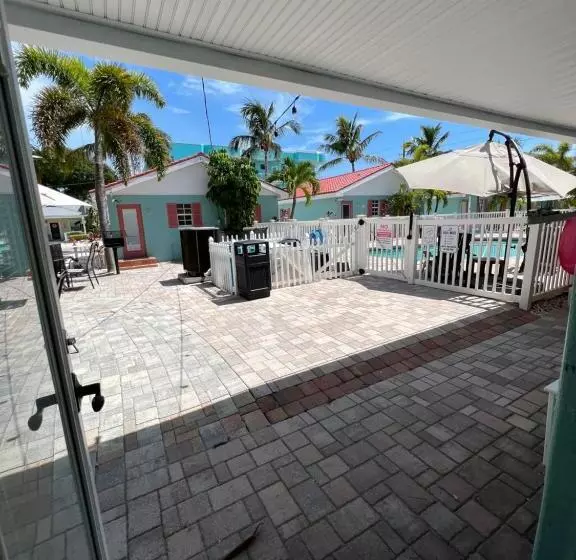 汽车旅馆 Blue Waters Treasure Island