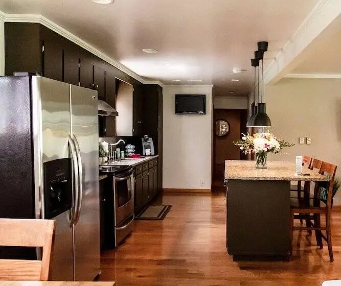 Panzió The Broadway Guest House