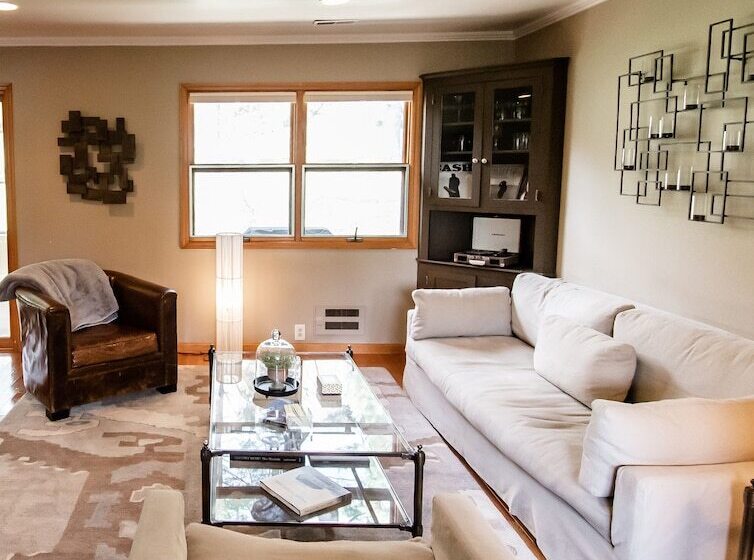 펜션 The Broadway Guest House