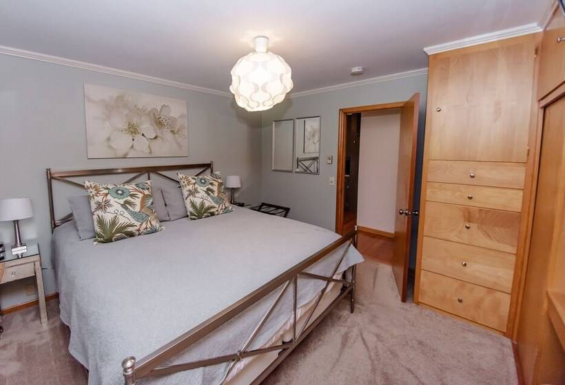 펜션 The Broadway Guest House