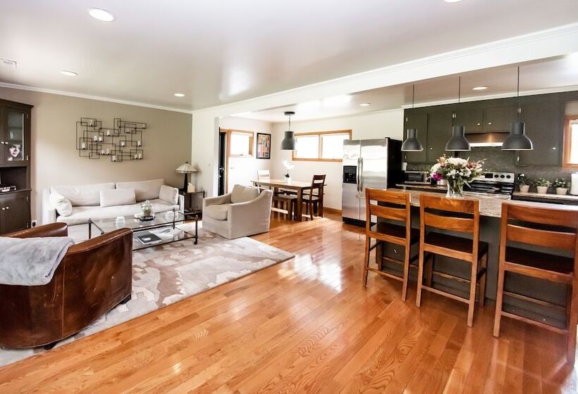 펜션 The Broadway Guest House