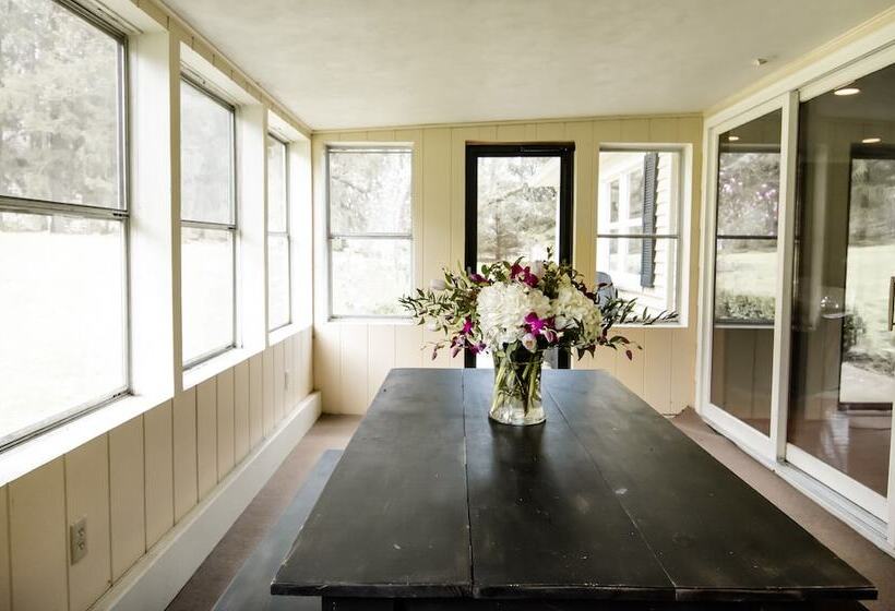 펜션 The Broadway Guest House