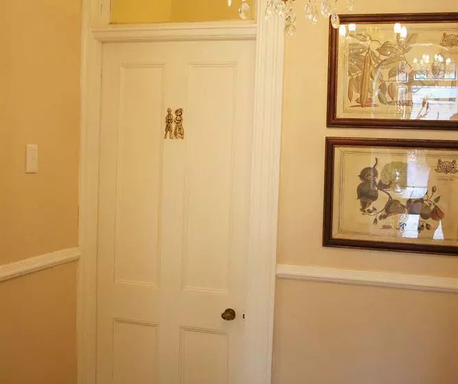 פנסיון Goble Palms Guest Lodge & Urban Retreat