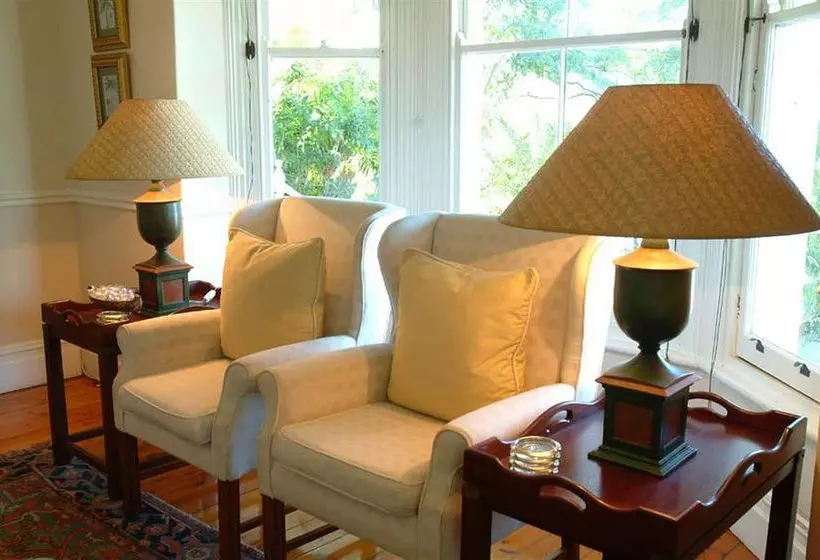 פנסיון Goble Palms Guest Lodge & Urban Retreat