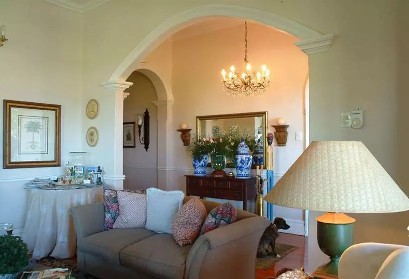 פנסיון Goble Palms Guest Lodge & Urban Retreat