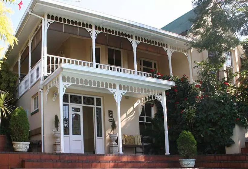 פנסיון Goble Palms Guest Lodge & Urban Retreat