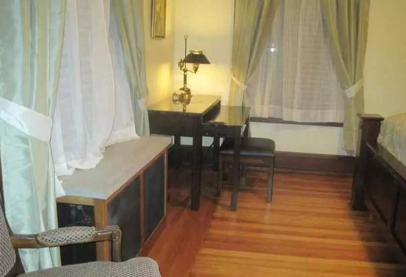 Walton Manor Inn Bed & Breakfast