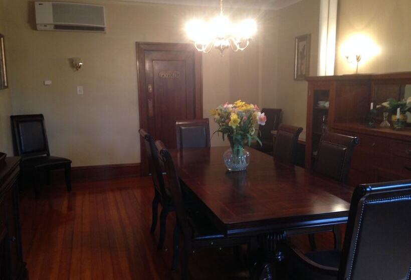 Walton Manor Inn Bed & Breakfast