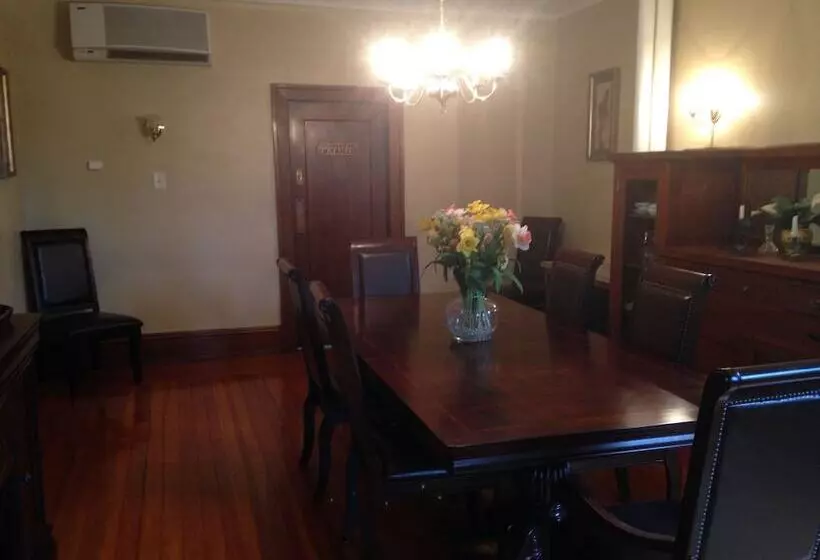 Walton Manor Inn Bed & Breakfast