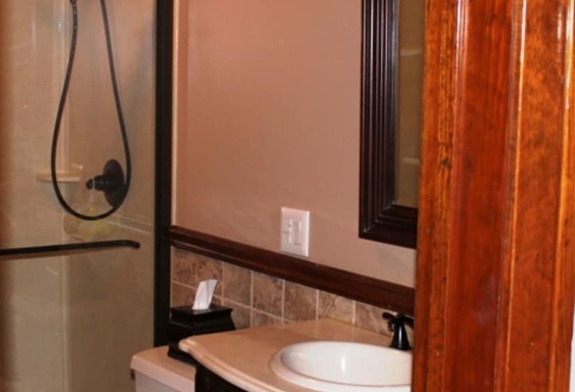 Walton Manor Inn Bed & Breakfast