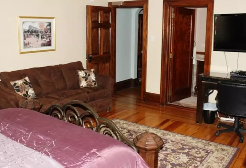 Walton Manor Inn Bed & Breakfast