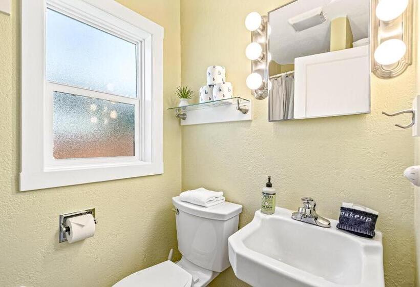 호텔 Bayview Tiny Cabin