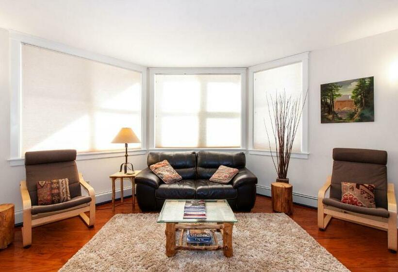 בית מלון כפרי Coronet Creek Retreat