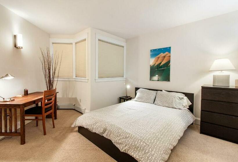 בית מלון כפרי Coronet Creek Retreat