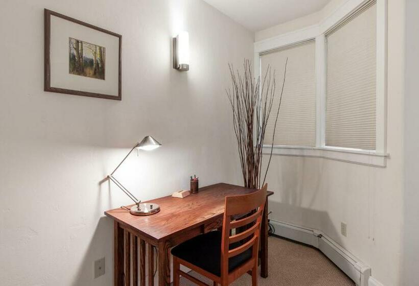 בית מלון כפרי Coronet Creek Retreat