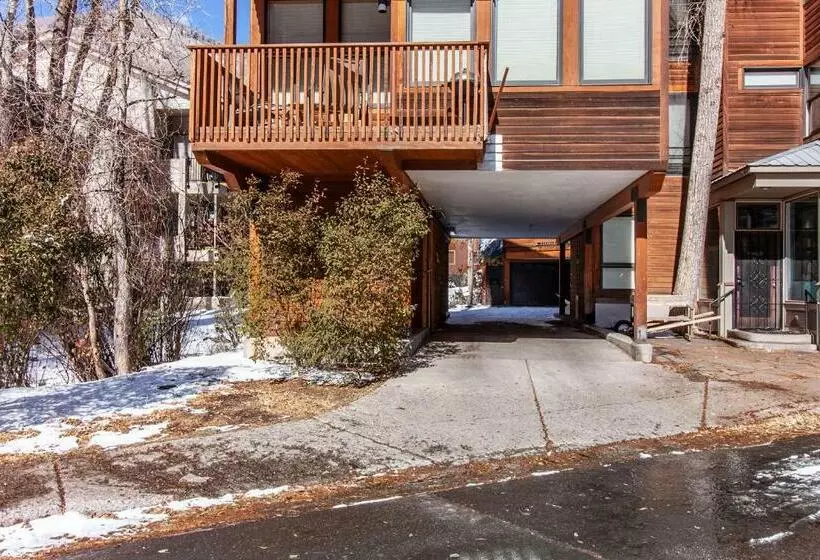 هتل Coronet Creek Retreat