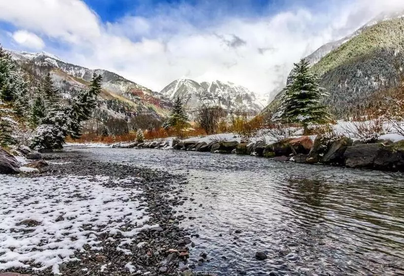 هتل Coronet Creek Retreat