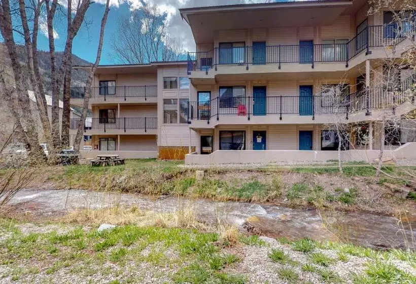 هتل Coronet Creek Retreat