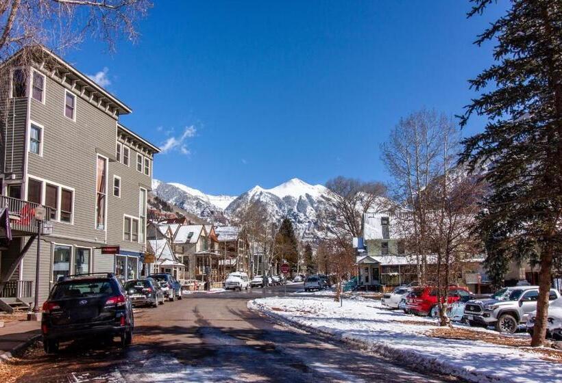 בית מלון כפרי Coronet Creek Retreat